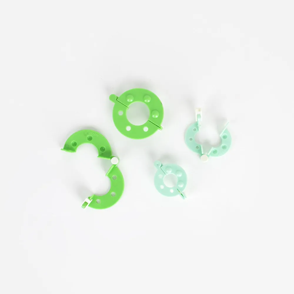 Hot Graine Créative Creative Activity Kit: 2 Pompom Devices