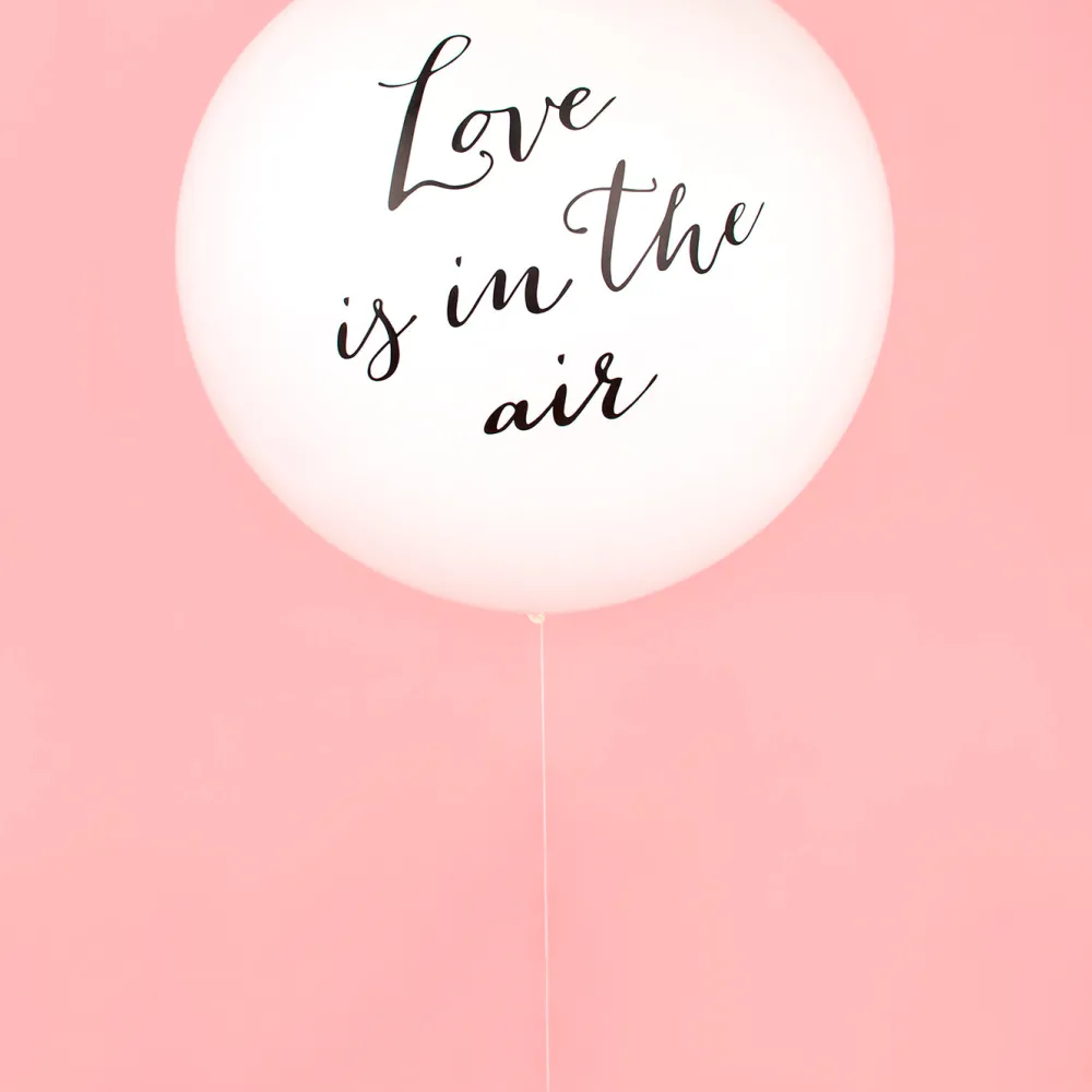 Store Party Deco Giant Balloon: 1 Love Is In The Air Balloon