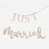 Store Ginger Ray Just Married Wooden Garland